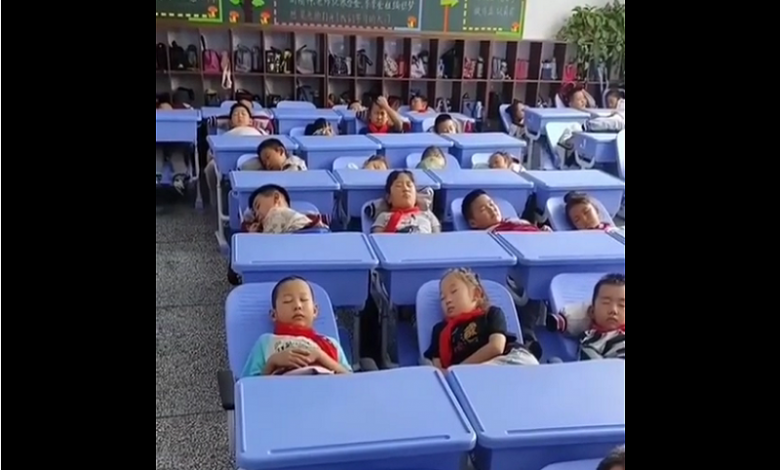 نیمکتهای چرت زدن برای دانش آموزان در مدارس چین+ فیلم